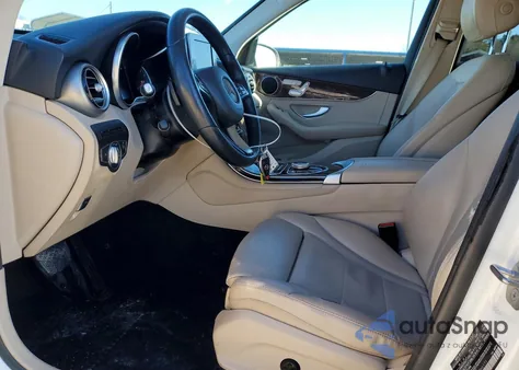 2018 Mercedes-Benz Glc 300 z USA, uszkodzony, nr VIN WDC0G4JB5JV066111